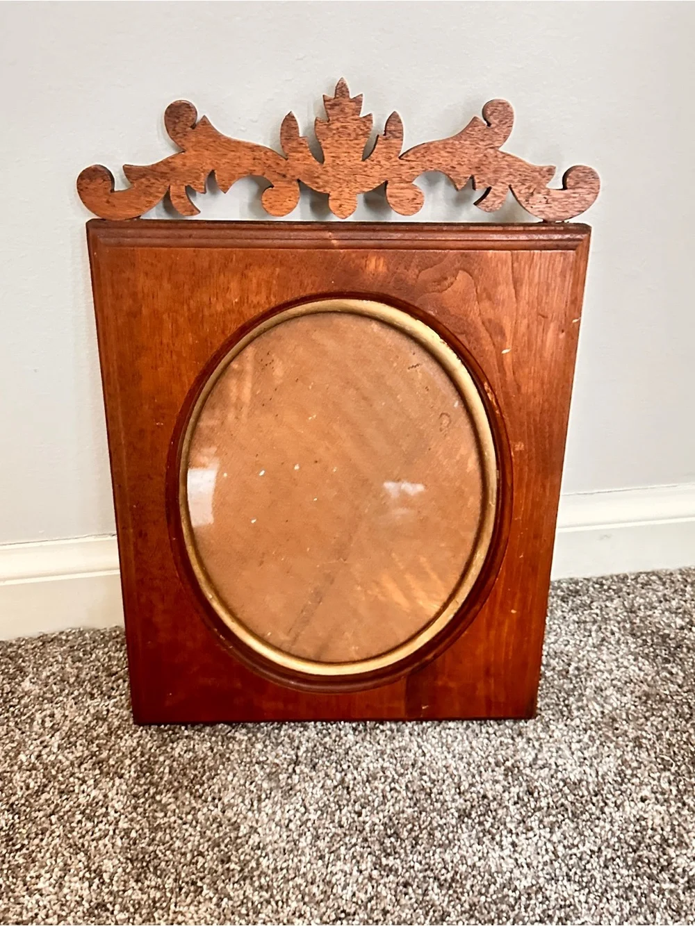 Vintage wood 9.5x14 frame oval interior